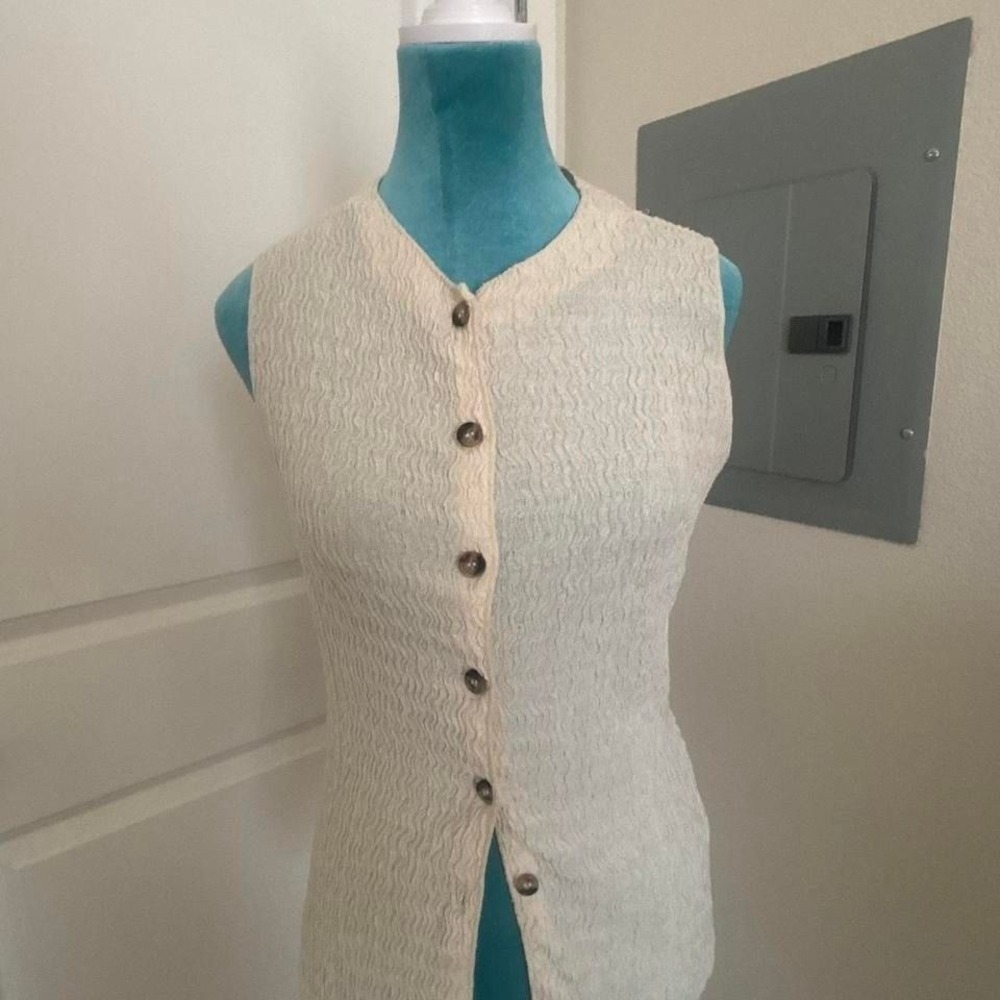 Cream and tan‎ button-up vest